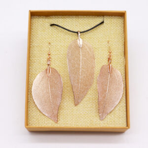 SET COLLANA E ORECCHINI <br> GOCCIA - ORO ROSA <br> COD: ACC6 <br> 18.00 €